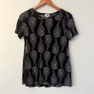 Old Navy Leaf Print Swing Tee